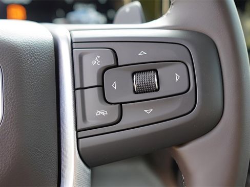 New 2026 GMC Sierra 1500 SLT image 16