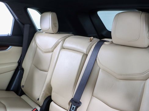 Used 2018 Cadillac XT5 Luxury w/ Driver Awareness Package image 26