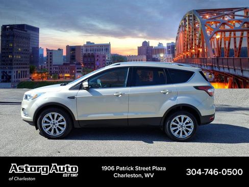 Used 2017 Ford Escape Titanium AWD/4WD image 6