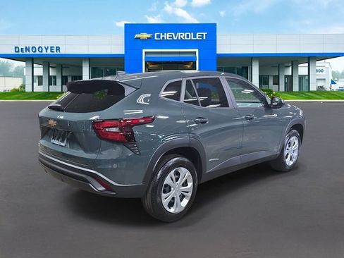 New 2026 Chevrolet Trax LS FWD image 6