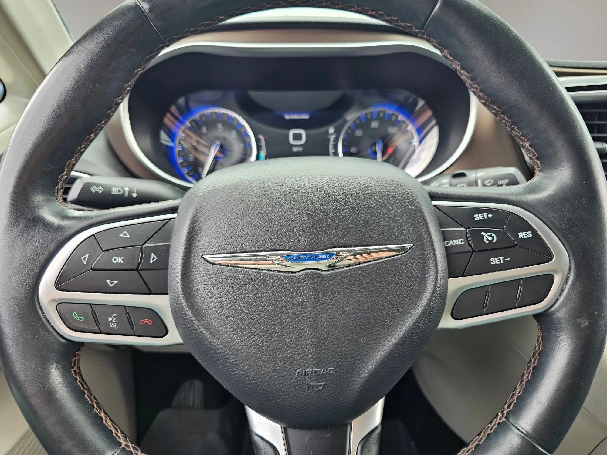 Used 2017 Chrysler Pacifica Touring-L Plus FWD image 13
