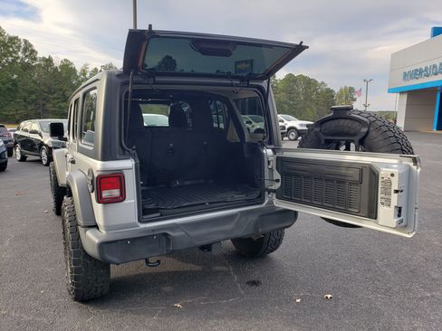 Used 2023 Jeep Wrangler Unlimited Sport image 10