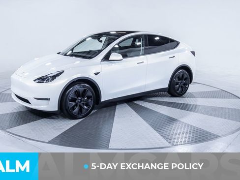 Used 2025 Tesla Model Y Long Range image 3