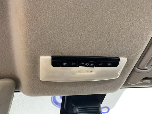 Used 2023 Nissan Versa S FWD image 28