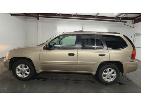 Used 2005 GMC Envoy SLE w/ Sle Preferred Equipment Group image 5