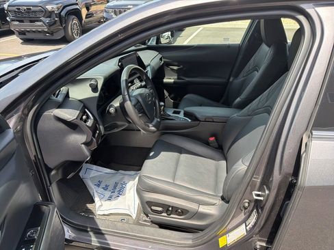Used 2023 Lexus UX 250h AWD w/ Accessory Package (Z2) image 9