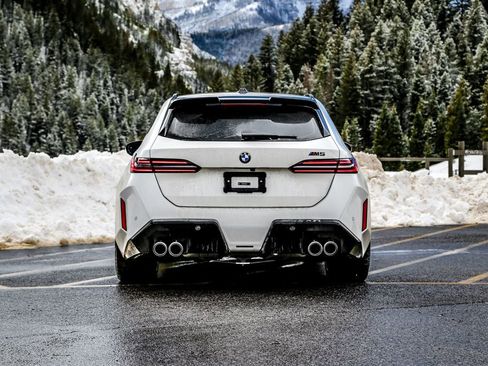 New 2026 BMW M5 Touring image 8