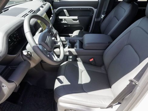 New 2026 Land Rover Defender 110 X-Dynamic SE AWD/4WD image 19