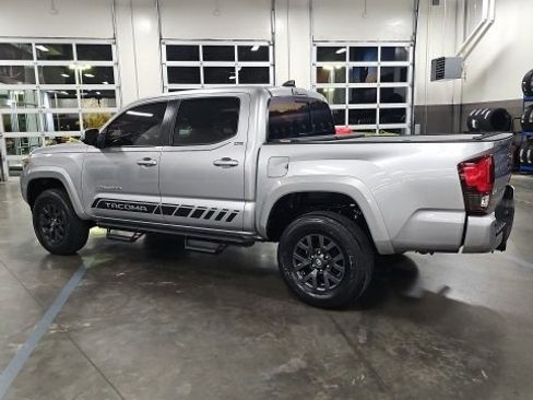 Used 2023 Toyota Tacoma SR5 image 9