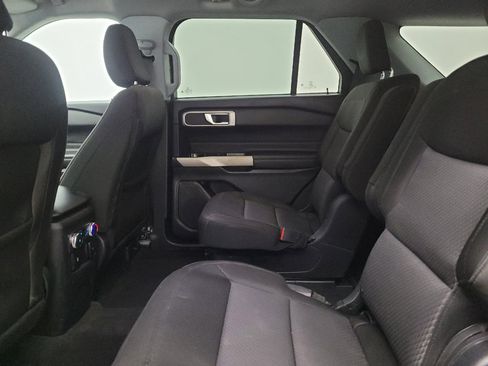 Used 2022 Ford Explorer XLT AWD/4WD image 18