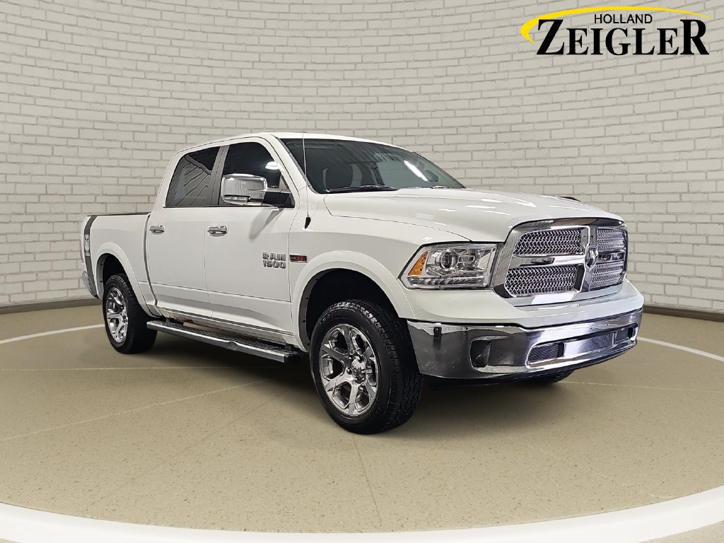 Used 2017 RAM 1500 Laramie w/ Convenience Group AWD/4WD image 3