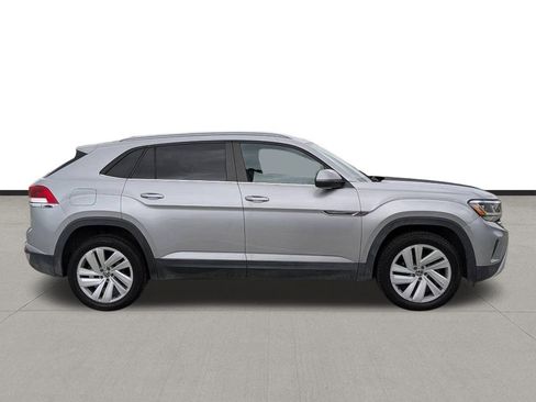 Used 2020 Volkswagen Atlas Cross Sport SE FWD image 4