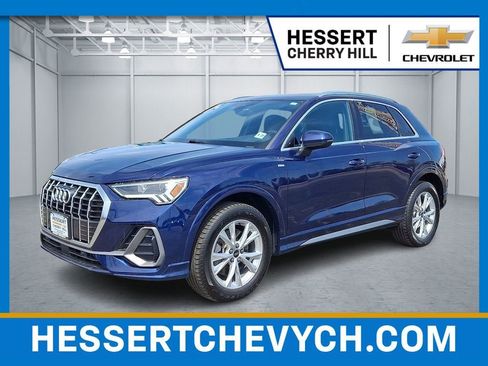 Used 2022 Audi Q3 2.0T Premium Plus w/ Premium Plus Package AWD/4WD image 1