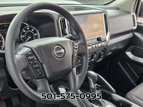 Used 2025 Nissan Frontier SV RWD image 10