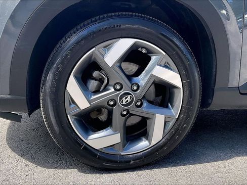 Used 2024 Hyundai Venue SEL FWD image 22