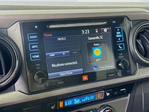 Used 2017 Toyota Tacoma Limited image 23