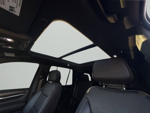 Used 2021 GMC Yukon Denali w/ Denali Ultimate Package image 29