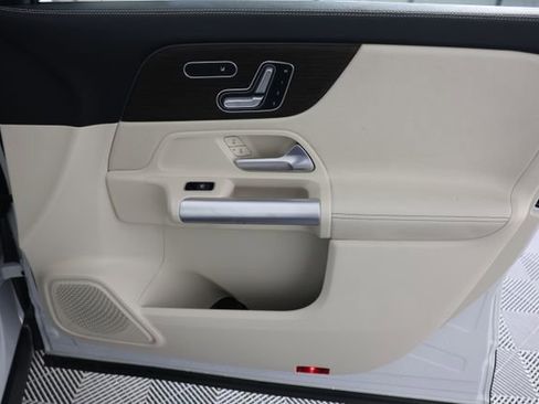 Used 2024 Mercedes-Benz GLA 250 4MATIC w/ Winter Heating Package image 28