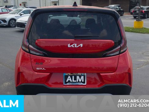 Used 2025 Kia Soul LX w/ LX Technology Package image 6