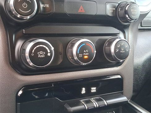 Used 2019 RAM 1500 Big Horn image 17