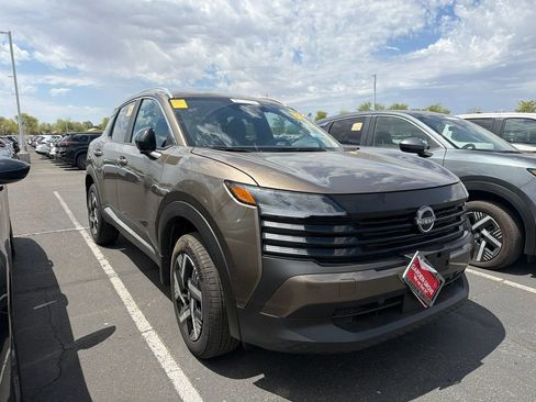 Certified 2026 Nissan Kicks SV w/ Charging Package FWD image 3