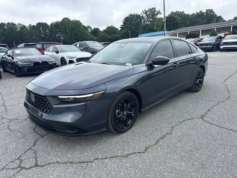 Used 2025 Honda Accord SE image 1
