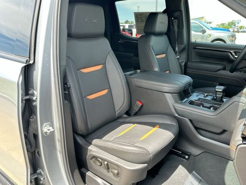 Used 2025 GMC Sierra 1500 AT4 w/ AT4 Premium Package AWD/4WD image 24