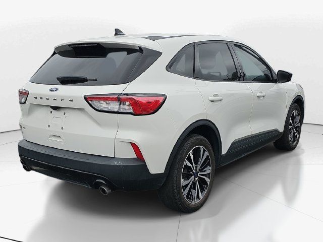 Used 2022 Ford Escape SE w/ SE Sport Appearance Package FWD image 3