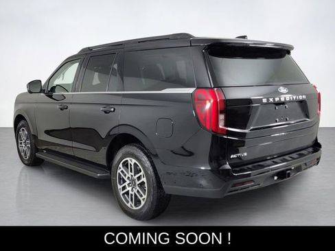 Used 2025 Ford Expedition Active image 5