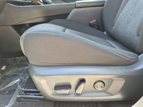 Certified 2024 Nissan Rogue SV AWD/4WD image 17