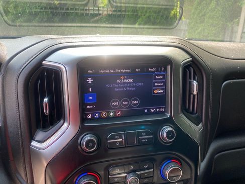 Used 2019 Chevrolet Silverado 1500 LT Trail Boss AWD/4WD image 15