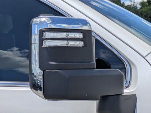 Used 2025 GMC Sierra 2500 SLT AWD/4WD image 12