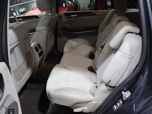 Used 2013 Mercedes-Benz GL 450 4MATIC image 39