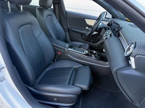 Used 2025 Mercedes-Benz CLA 250 4MATIC image 11