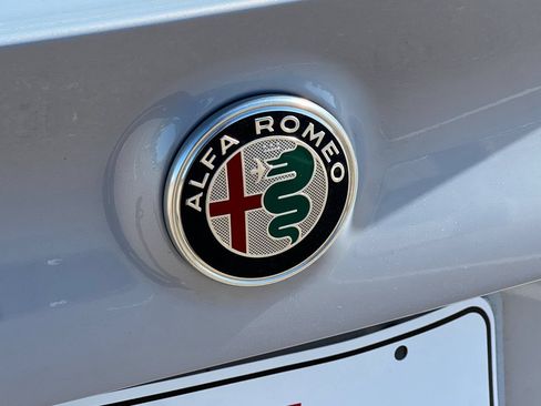 Used 2022 Alfa Romeo Giulia Ti RWD image 50