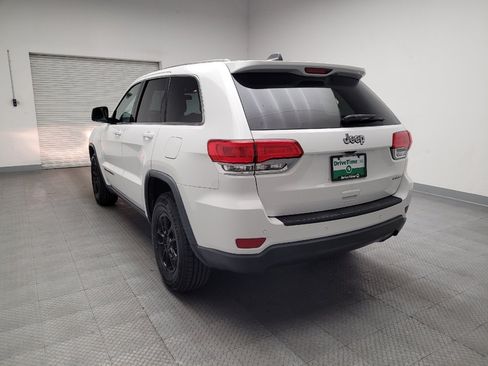Used 2018 Jeep Grand Cherokee Laredo RWD image 6