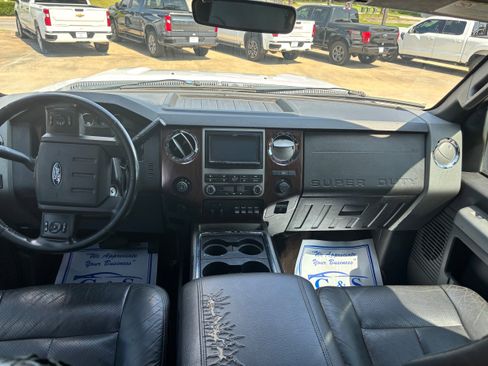 Used 2012 Ford F250 Lariat image 13