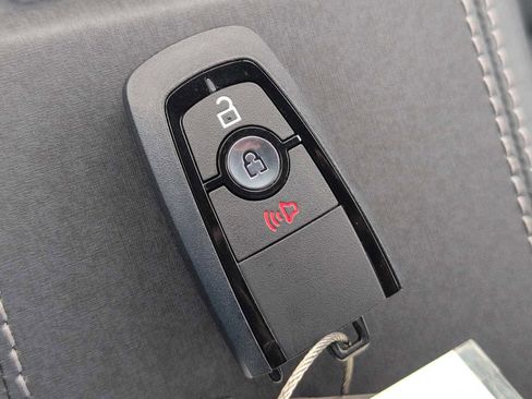 New 2025 Ford Bronco 4-Door image 24