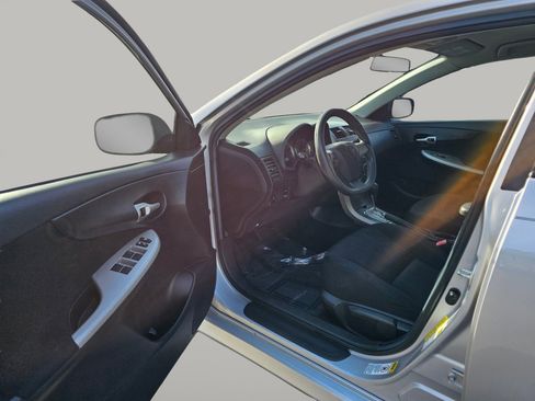 Used 2011 Toyota Corolla S image 19