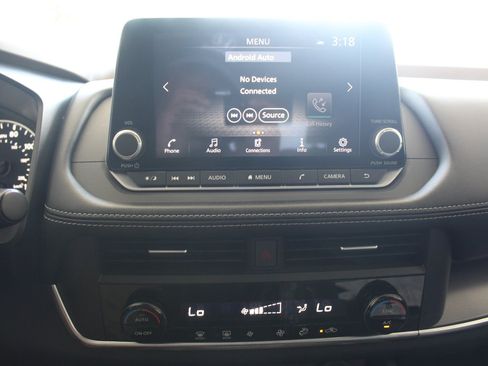 Used 2023 Nissan Rogue SV AWD/4WD image 10