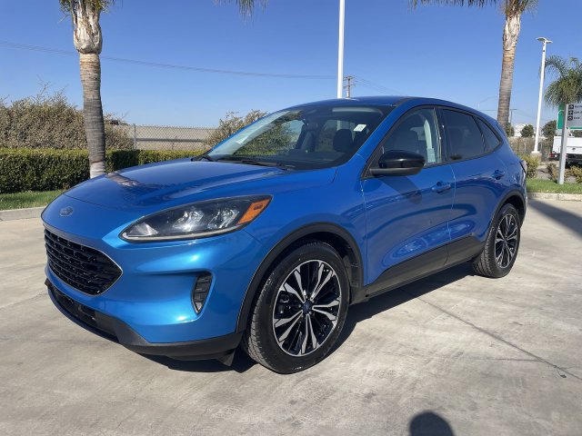 Used 2021 Ford Escape SE w/ SE Sport Appearance Package FWD image 1