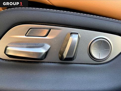 Certified 2021 Lexus LS 500 w/ Accessory Package (Z2) RWD image 34