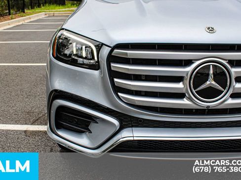 Used 2024 Mercedes-Benz GLS 450 4MATIC image 12