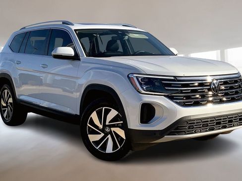 New 2026 Volkswagen Atlas SEL image 2
