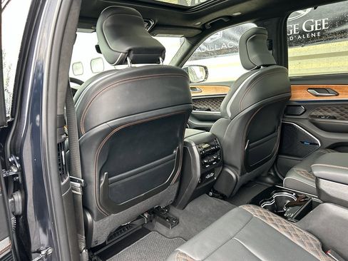Used 2023 Jeep Grand Cherokee L Summit AWD/4WD image 14