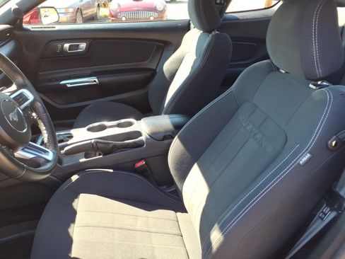 Used 2021 Ford Mustang Coupe image 4