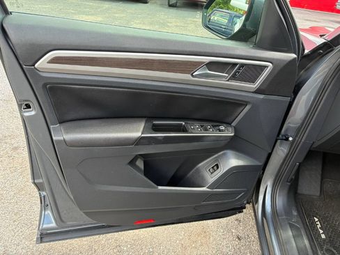 Used 2019 Volkswagen Atlas SE w/ Towing Package FWD image 11