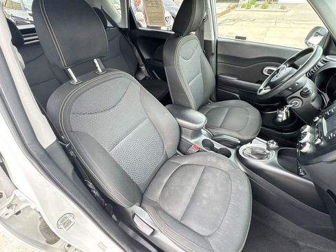 Used 2016 Kia Soul + FWD image 25