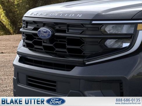 New 2025 Ford Expedition Active image 17