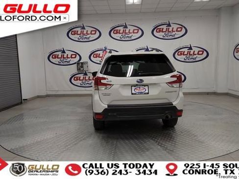 Used 2020 Subaru Forester Premium image 7